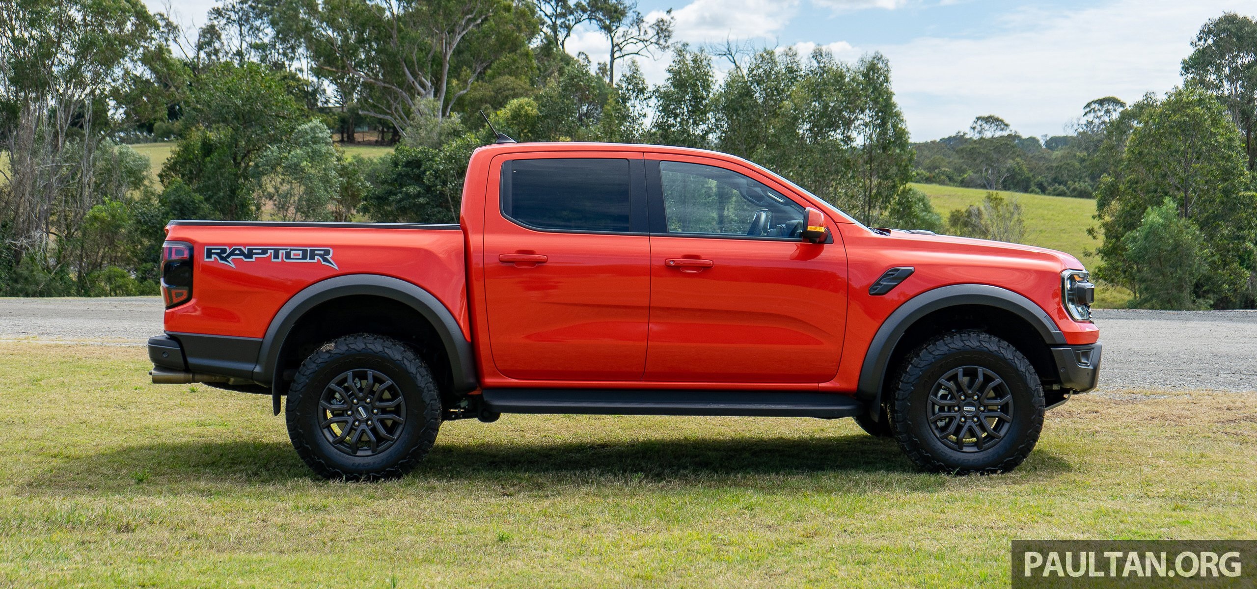 ford-ranger-raptor-2023-duong-pho-sai-gon-cafeautovn-3