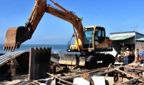 Vũng Tàu: 36 căn nhà dựng trái phép ven biển được tháo dỡ