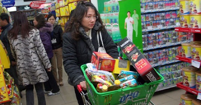 “Đại gia” bán lẻ ồ ạt vào Việt Nam: Đừng chỉ biết cấm đoán!