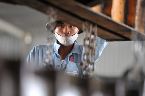 Doanh nghiệp vẫn rất khát vốn dù lượng tiền huy động của ngân hàng vẫn tăng mạnh. Ảnh: Hoàng Hà.