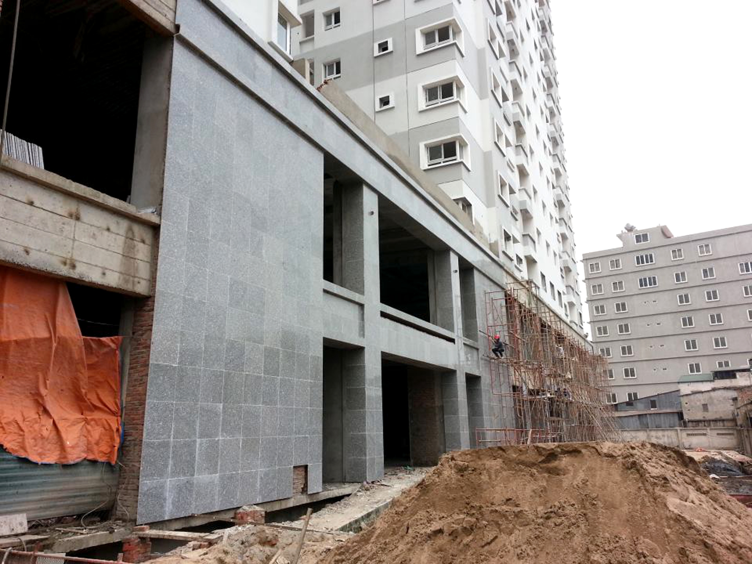 Kéo thả ảnh vào nội dung biên tập