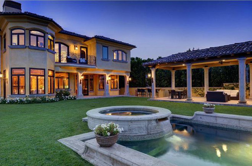 Kim "siêu vòng ba" lại sắm biệt thự triệu đô - 1