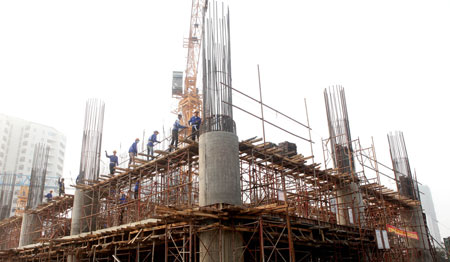 Theo Bộ Xây dựng, hiện nay nhiều địa phương chưa triển khai mạnh việc rà soát và phân loại dự án, kết quả thực hiện việc tạm dừng nhìn chung chưa đạt yêu cầu. Ảnh: Hải Anh