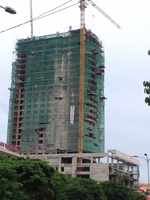 Nghệ An: Khách sạn 25 tầng xây dựng không giấy phép - CafeLand.Vn