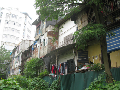 Khu tập thể P16A Thụy Khuê hiện đang có nguy cơ sập đổ.