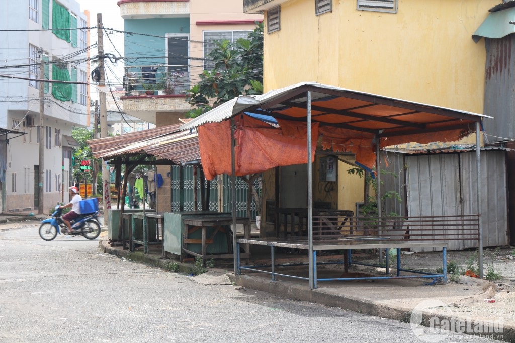 Khu chợ tiền tỉ bỏ hoang gần 15 năm ở Sài Gòn