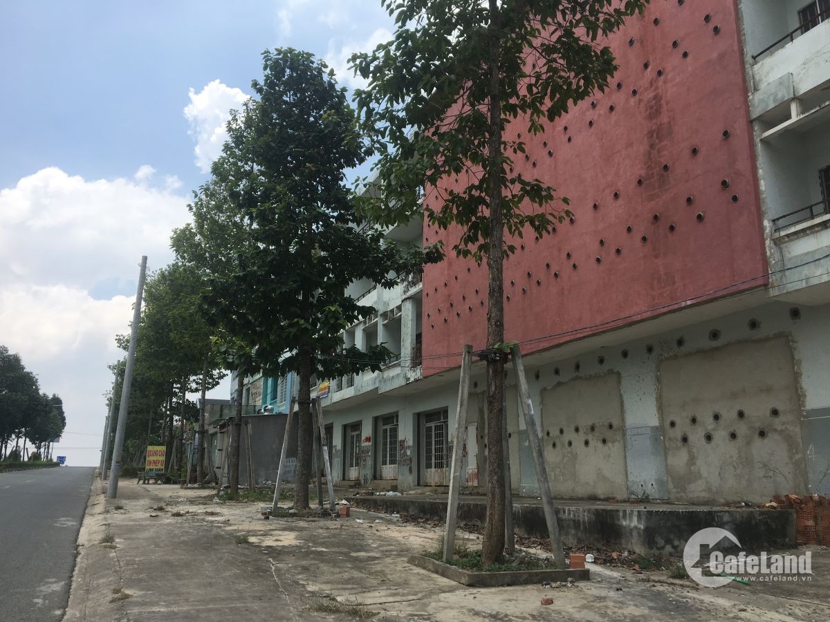 Những đô thị vắng bóng người ở Bình Dương