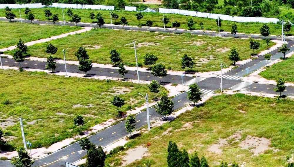 Bất động sản gặp khó, có chờ giá xuống bắt đáy? Bất động sản gặp khó, có chờ giá xuống bắt đáy?