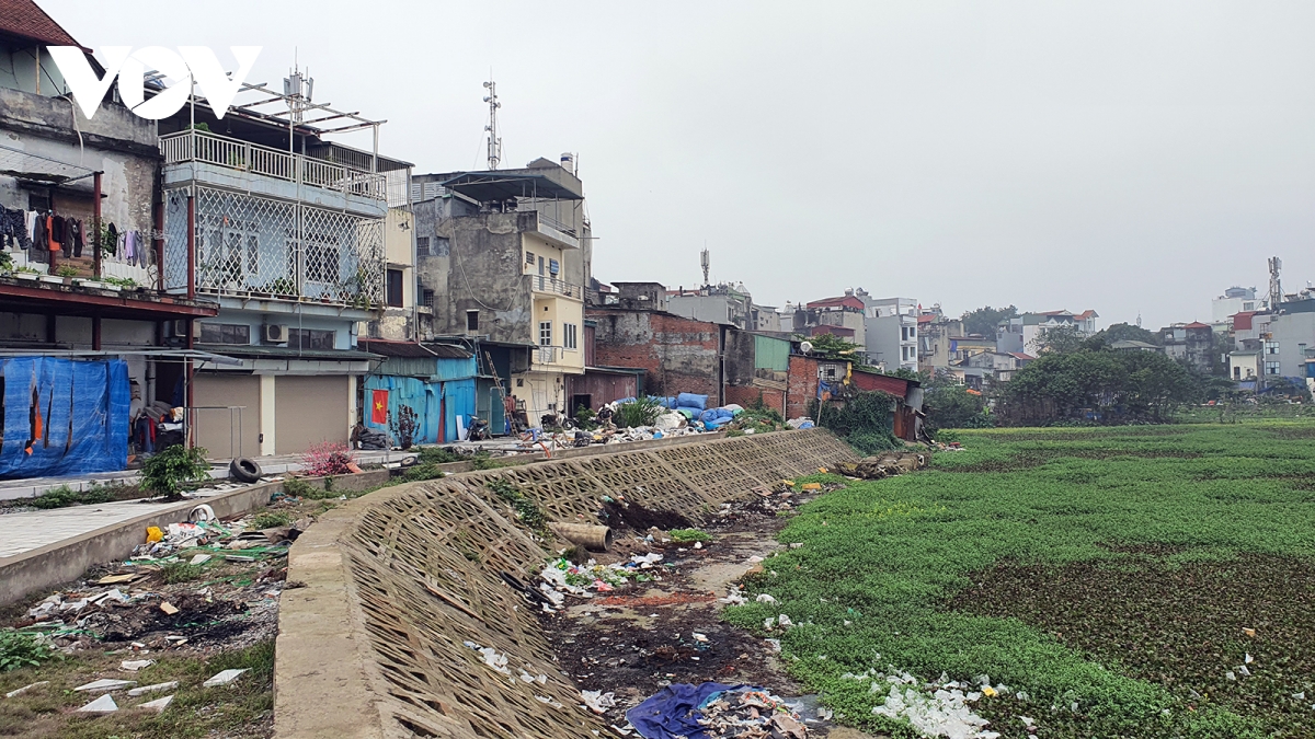 18 năm dự án cải tạo hồ Linh Quang vẫn dang dở 18 năm dự án cải tạo hồ Linh Quang vẫn dang dở