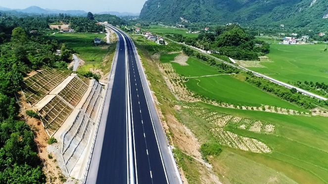 Hoà Bình duyệt chủ trương đầu tư cao tốc Hoà Bình – Mộc Châu trị giá gần 10.000 tỉ đồng