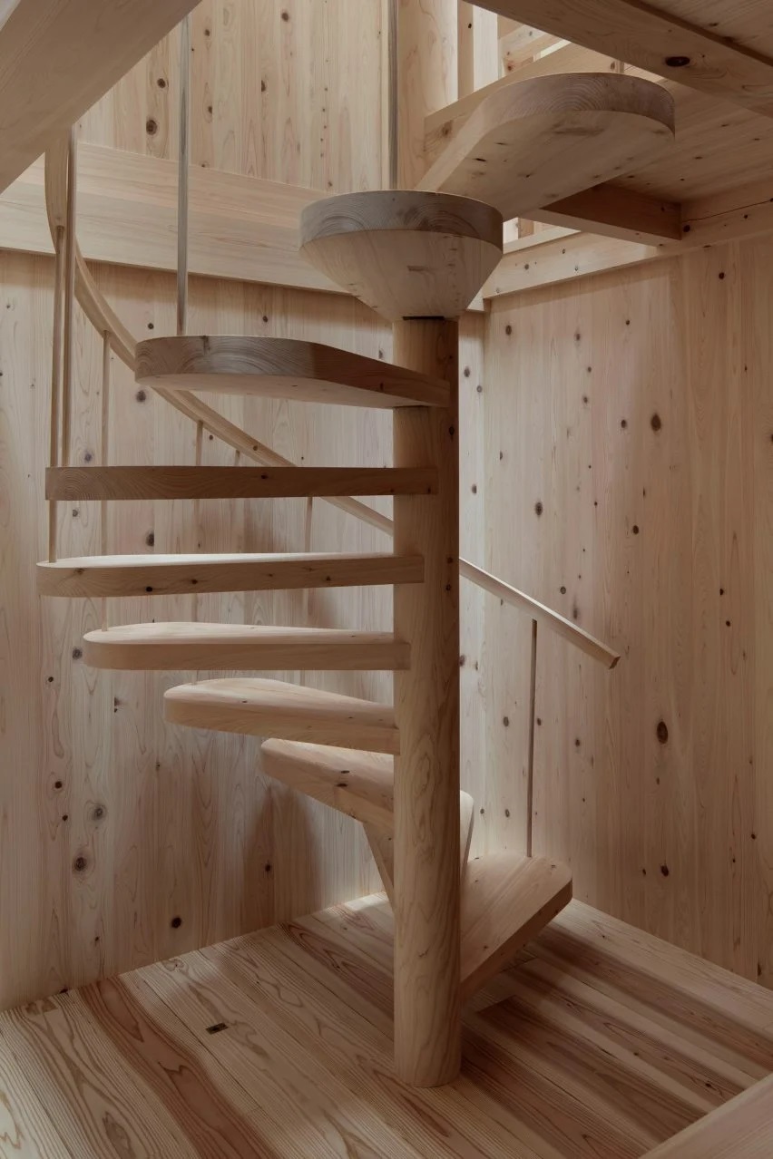 Những thiết kế cầu thang uốn lượn độc đáo trong không gian sống- Ảnh 7. Những thiết kế cầu thang uốn lượn độc đáo trong không gian sống- Ảnh 7.