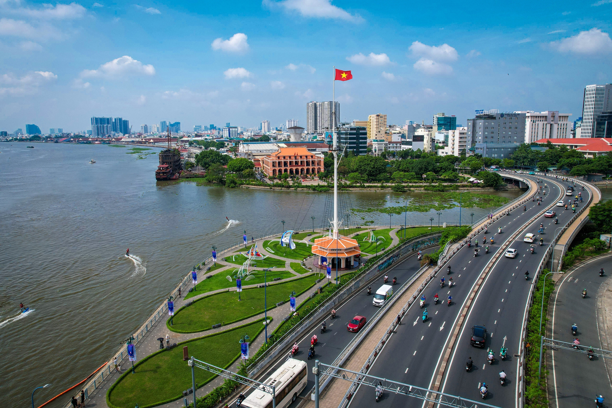 TP.HCM khi sáp nhập Bình Dương, Bà Rịa - Vũng Tàu có thể trở thành trung tâm kinh tế tầm khu vực- Ảnh 1.