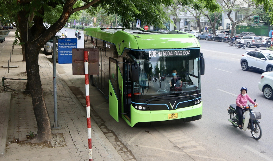 Hà Nội lên kế hoạch triển khai mini buýt điện trong khu Vành đai 1, hướng tới giao thông xanh toàn diện- Ảnh 1.