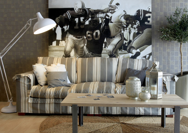 Phòng khách ấn tượng với sofa màu nâu trầm