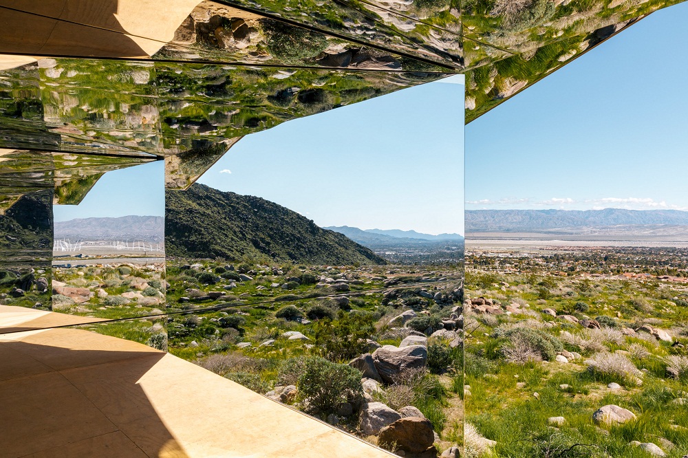 Ấn tượng kiến trúc ngôi nhà thần kỳ trên sa mạc phía Nam California