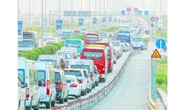 Giao thông cửa ngõ TPHCM quá tải