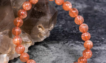 Tác dụng và ý nghĩa phong thủy của đá mặt trời Sunstone cam