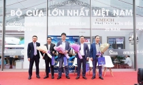 Xác lập bộ cửa lùa nhôm kính lớn nhất Việt Nam