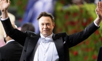 Elon Musk lấy lại vị trí người giàu nhất thế giới