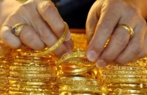 Điểm tin sáng: USD vọt tăng, vàng lao dốc