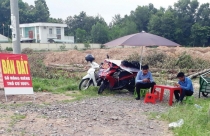 "Sốt" đất hạ nhiệt: Giá bất động sản cắm đầu lao dốc?