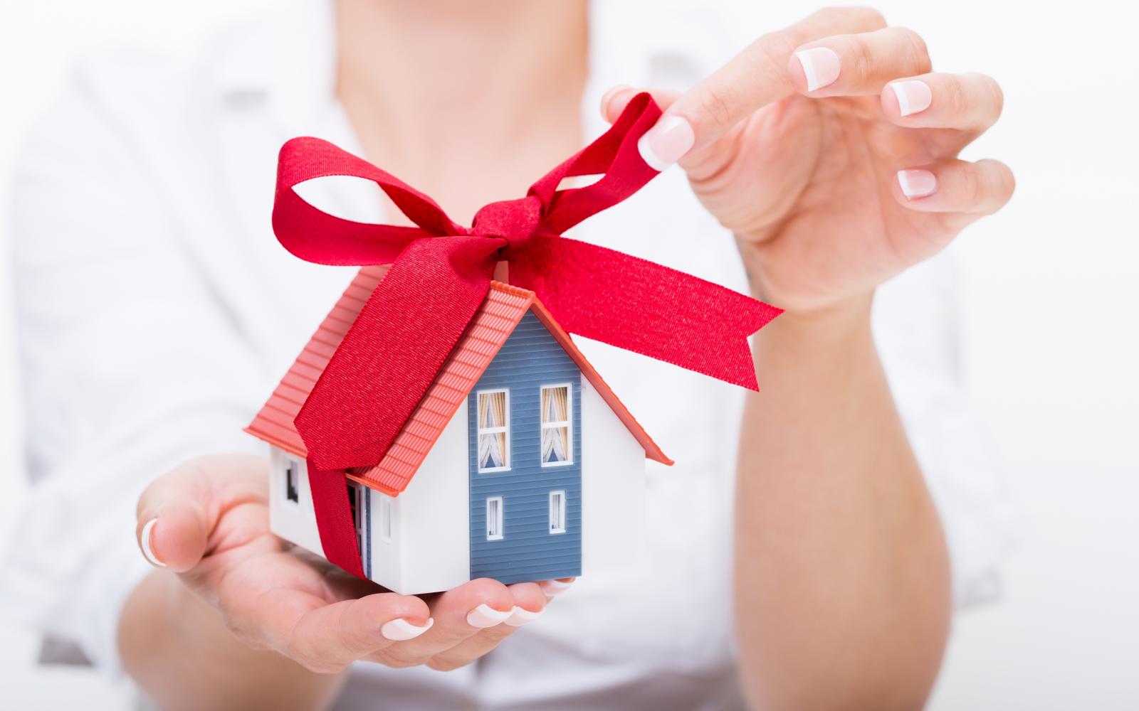 Hà Nội xem xét thí điểm bỏ công chứng hợp đồng tặng cho bất động sản giữa cá nhân