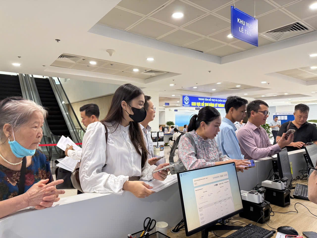 Hà Nội: 767 thủ tục hành chính sẽ “lên mạng”, người dân chỉ cần ngồi nhà bấm nút