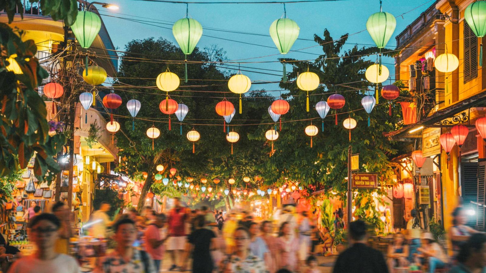 Việt Nam tiếp tục đứng đầu thế giới về chi phí sinh hoạt phải chăng nhất cho người nước ngoài