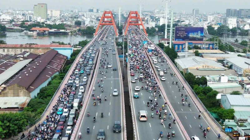 Cửa ngõ TP.HCM tắc nghẽn vì cầu Bình Triệu, giải pháp nào cứu kẹt xe?