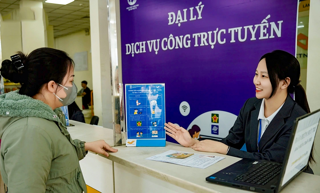 Hà Nội đưa dịch vụ công lên xe buýt, vào siêu thị và nhà văn hóa