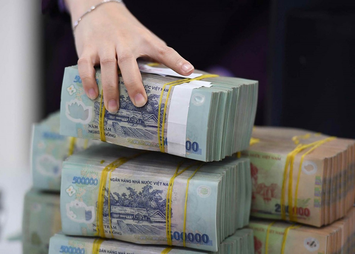 Lãi suất ngân hàng tiếp tục giảm sâu