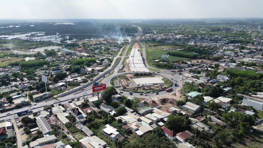 Điều gì vừa thay đổi khiến tiến độ cao tốc Bến Lức - Long Thành “bứt tốc”?