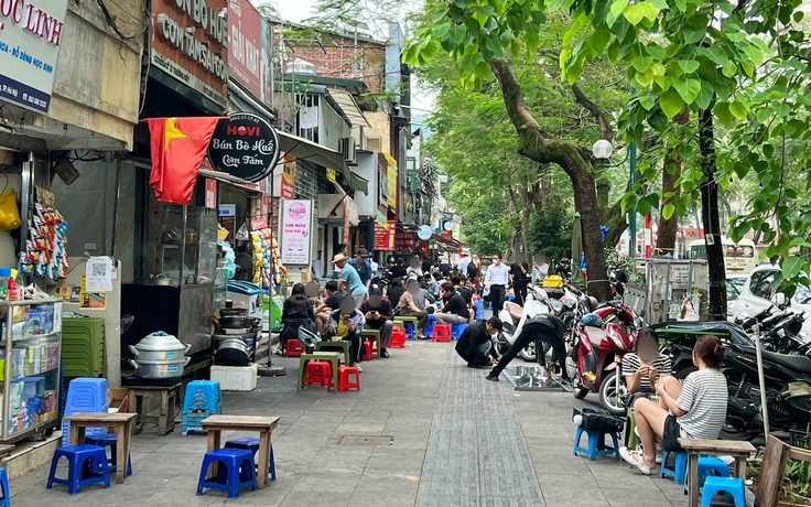 Hà Nội đề xuất tăng mạnh phí sử dụng vỉa hè, lòng đường lên tới 400.000 đồng/m2