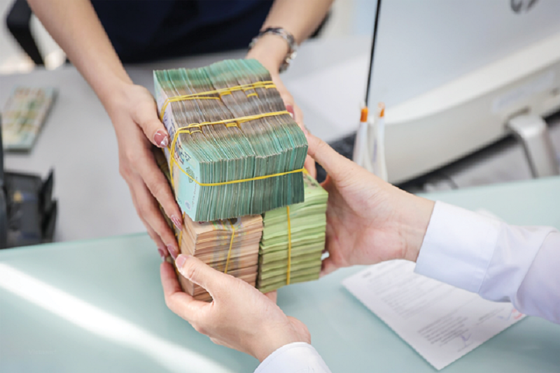 Một ngân hàng bất ngờ tăng lãi suất huy động