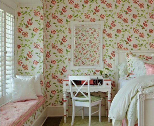 Bạn muốn tạo cho căn phòng ngủ của mình một vẻ đẹp tinh tế và sang trọng? Giấy dán tường phòng ngủ đẹp sẽ giúp bạn đạt được điều đó. Với những hoa văn tinh xảo và màu sắc tươi sáng, giấy dán tường sẽ làm căn phòng trở nên tươi mới và cảm giác thư giãn hơn.