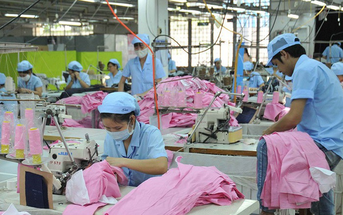 Việt Nam được xếp hạng là nước xuất khẩu hàng may mặc lớn thứ ba thế giới sau Trung Quốc và Bangladesh.