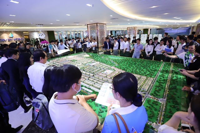 Bất động sản Long Thành bùng nổ với gần 2.000 khách tham quan dự án Gem Sky World