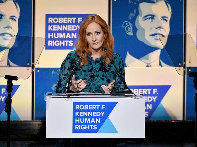 Tác giả của Harry Potter cũng tích cực tham gia các hoạt động thiện nguyện trong nhiều năm qua, với tổng số tiền quyên góp lên tới hơn 150 triệu USD. Ảnh: Getty.