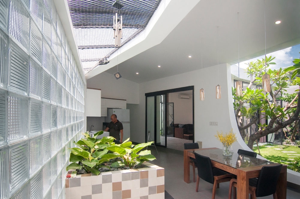 Gạch kính giúp đưa ánh sáng tự nhiên vào không gian làm việc Gạch kính giúp đưa ánh sáng tự nhiên vào không gian làm việc