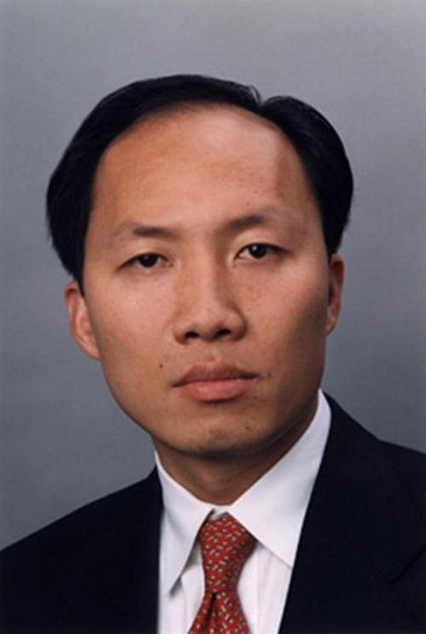   Tỷ phú Chính Chu.