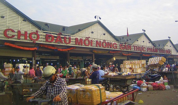 Việc bán đứt 49% cổ phần còn lại tại Công ty Cổ phần quản lý và Kinh doanh Chợ nông sản Thủ Đức là 1 trong 2 cách mà Thuduc House chống thâu tóm doanh nghiệp