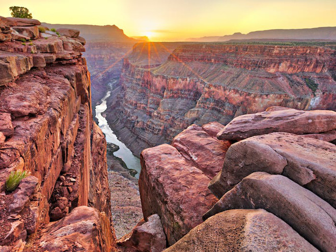 10. Công viên quốc gia Grand Canyon ở bang Arizona là đại diện cho 2 tỷ năm lịch sử địa chất của nước Mỹ, ngày nay vẫn là một trong những điểm đến thiên nhiên hàng đầu của quốc gia này. 1
