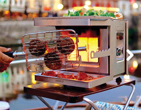 Lò nướng cho bữa tối đặc sắc