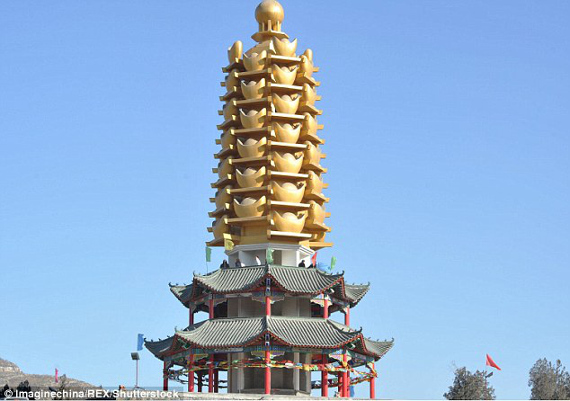 Một tòa tháp tài lộc tại tỉnh Hà Nam.