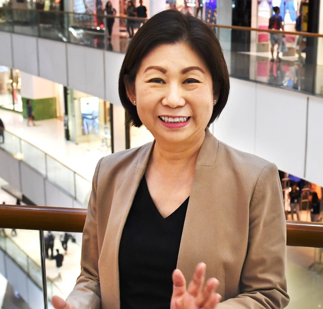 Nữ tỷ phú giàu nhất Philippines - 8 tuổi bán giày, gần 70 vẫn muốn học 4