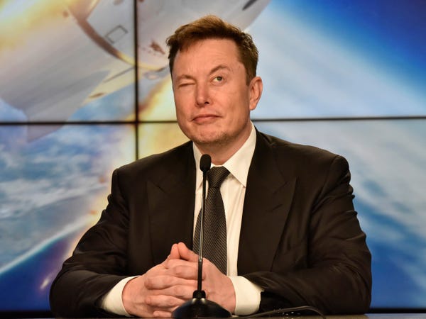 Cuộc đối đầu suốt 15 năm giữa Elon Musk và Jeff Bezos 10