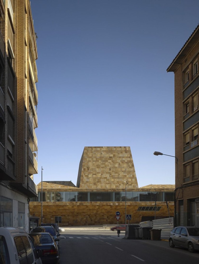 Tòa nhà bằng đá La Llotja de Lleida độc đáo ở Tây Ban Nha