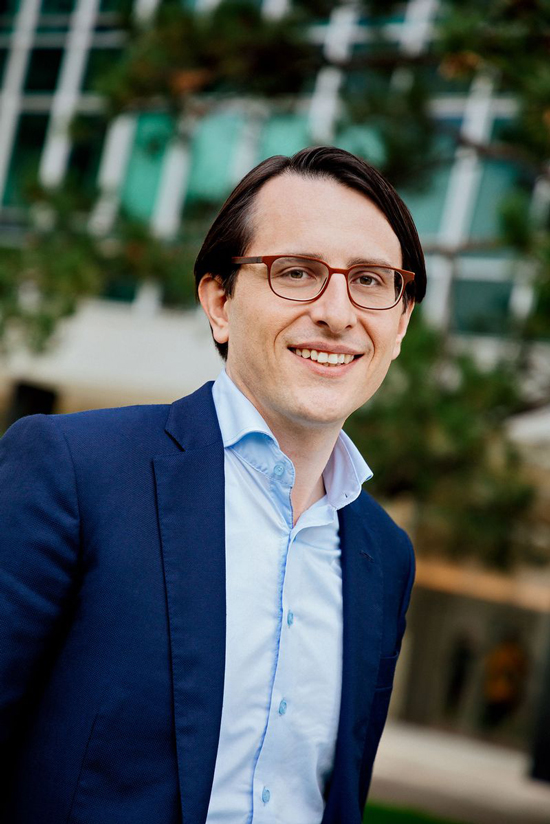 Joerg Duschmale - người quyền lực nhất của thế hệ thứ năm thuộc gia tộc Oeri-Hoffmann. Ảnh: Bilanz.