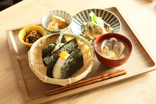 Người Nhật luôn trẻ hơn tuổi thật, sống thọ nhất thế giới nhờ áp dụng nguyên tắc “7 món ăn và 5 thói quen” đơn giản này