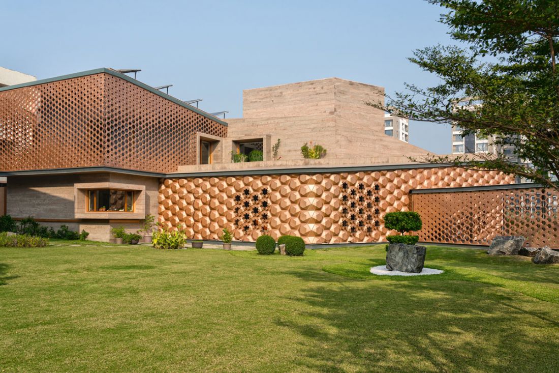 Ngôi nhà mang khối hình học kim loại đặc biệt ở Ấn Độ